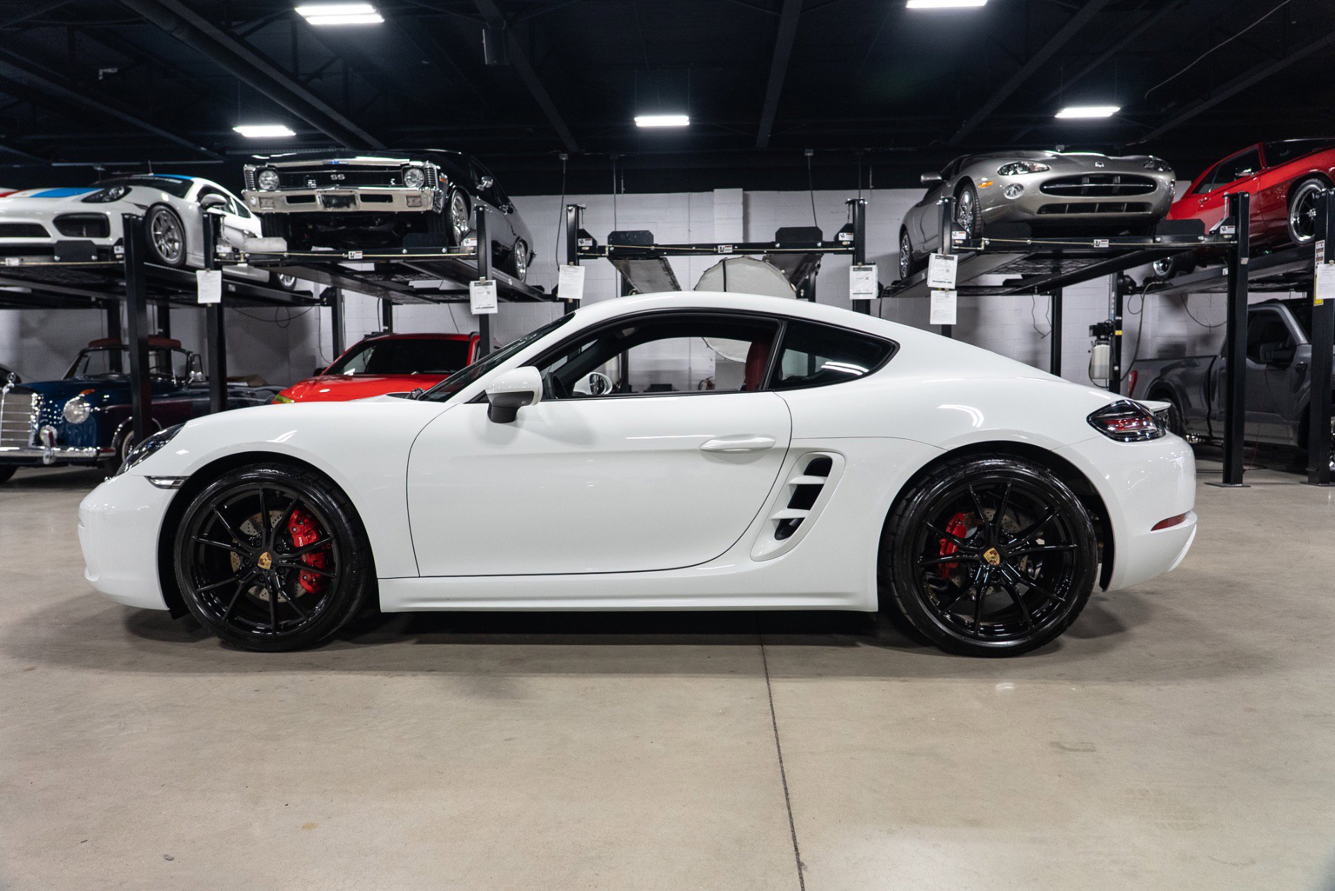 Used 2024 Porsche 718 Cayman S image 3