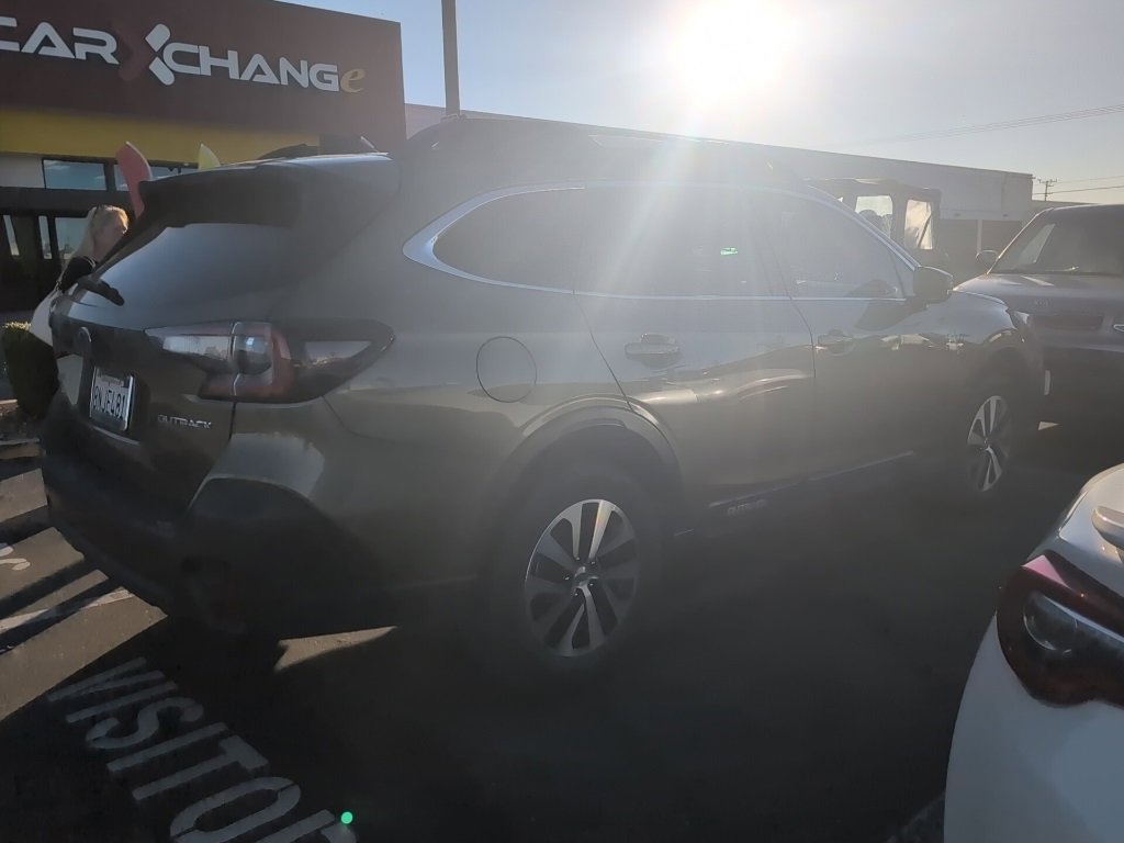 Used 2020 Subaru Outback Premium image 5