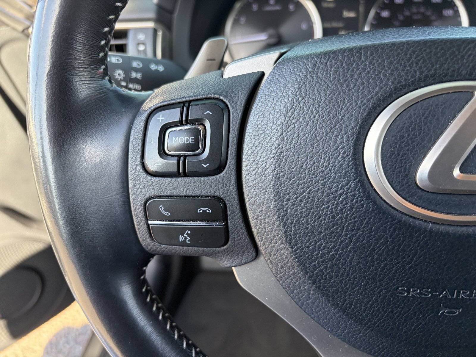 Used 2020 Lexus IS 300 RWD image 25