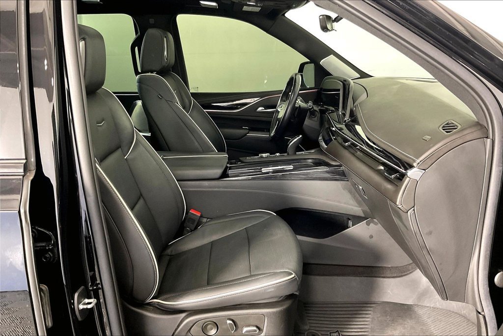 Used 2022 Cadillac Escalade Sport w/ Touring Package AWD/4WD image 9