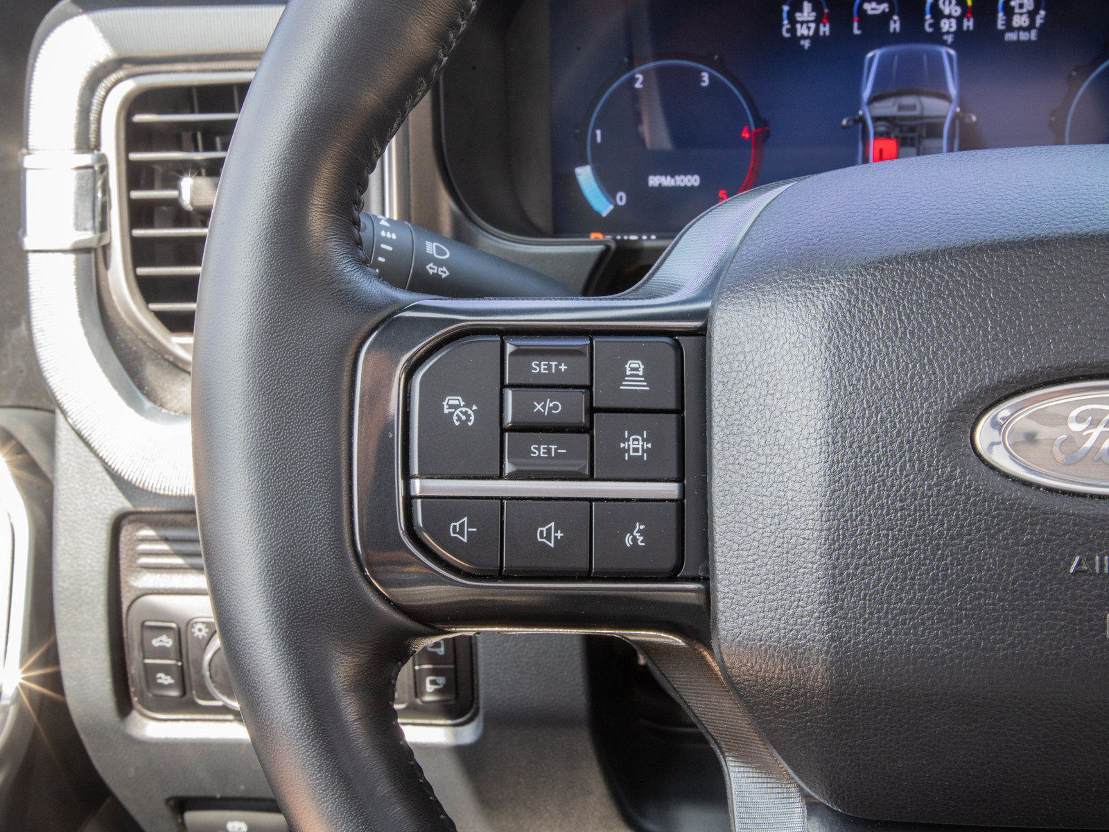 Used 2025 Ford F350 Platinum AWD/4WD image 24
