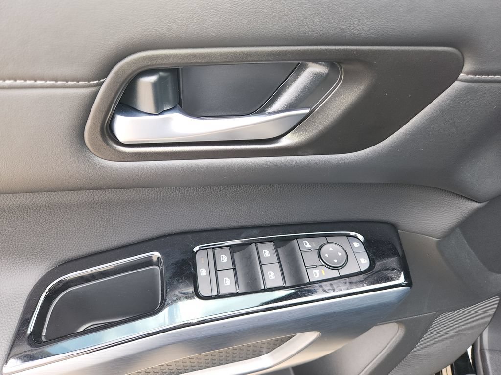 Certified 2025 Nissan Pathfinder SL AWD/4WD image 32