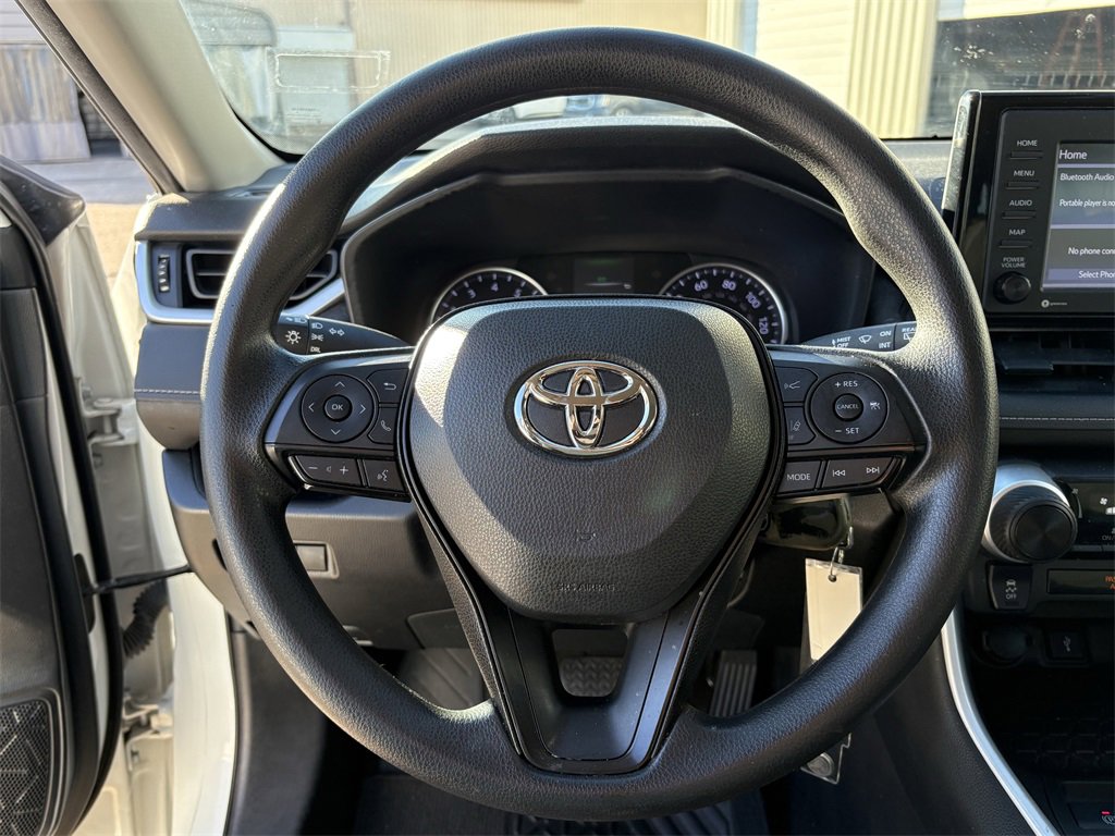 Used 2022 Toyota RAV4 LE image 15