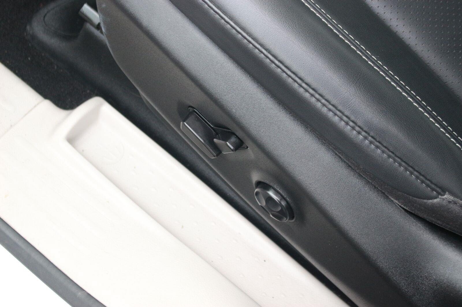 Used 2024 Chrysler Pacifica Touring-L FWD image 17