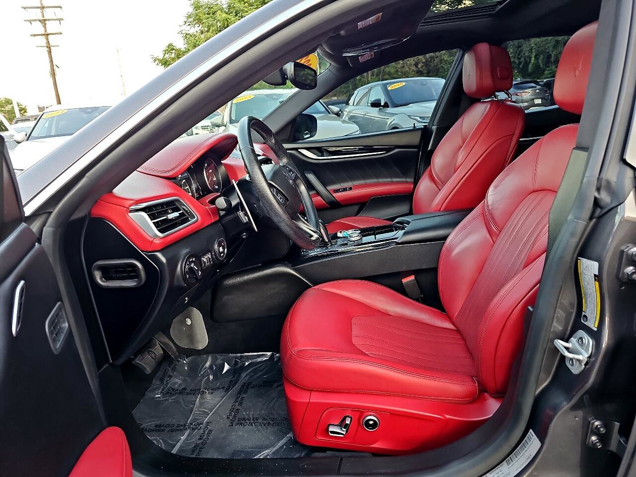 Used 2022 Maserati Ghibli Modena image 25