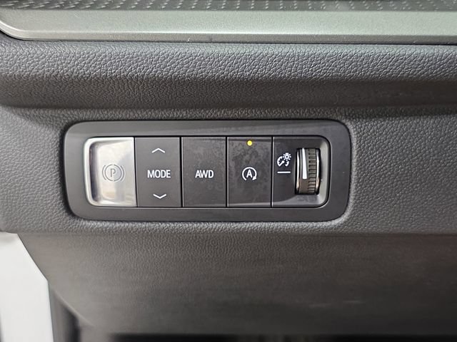 Used 2025 Chevrolet Traverse LT AWD/4WD image 26