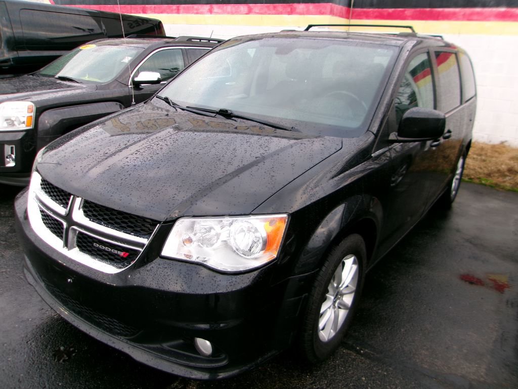 Used 2020 Dodge Grand Caravan SXT image 3