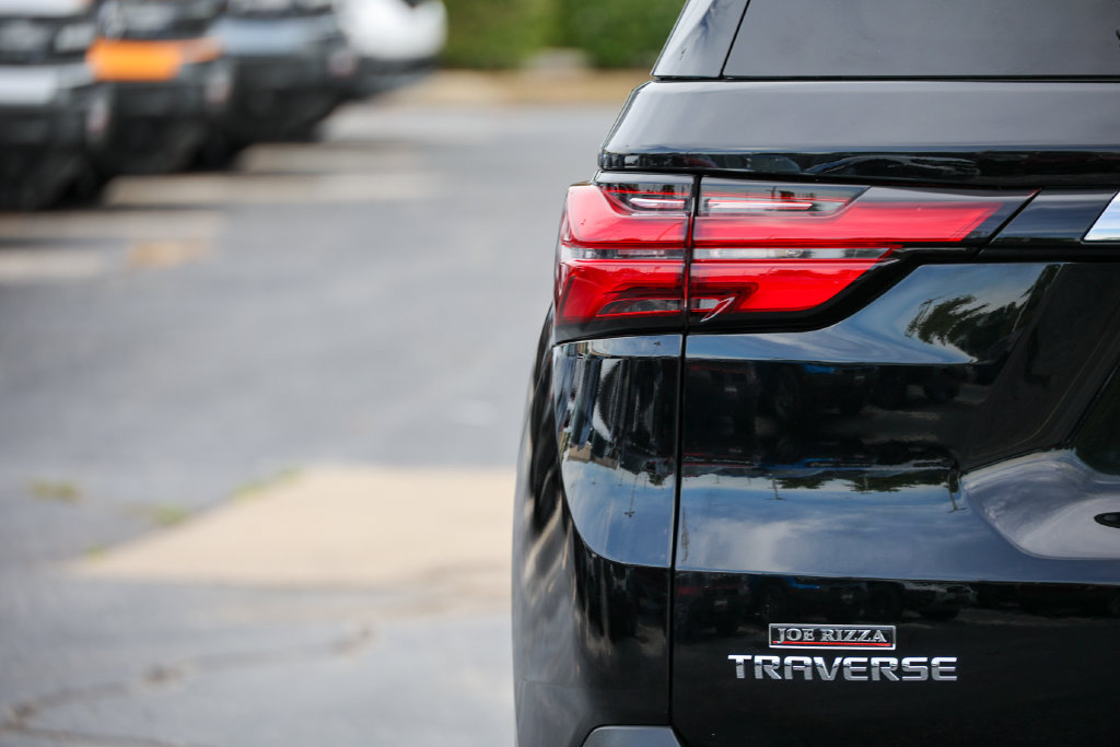 Used 2023 Chevrolet Traverse LT FWD image 33