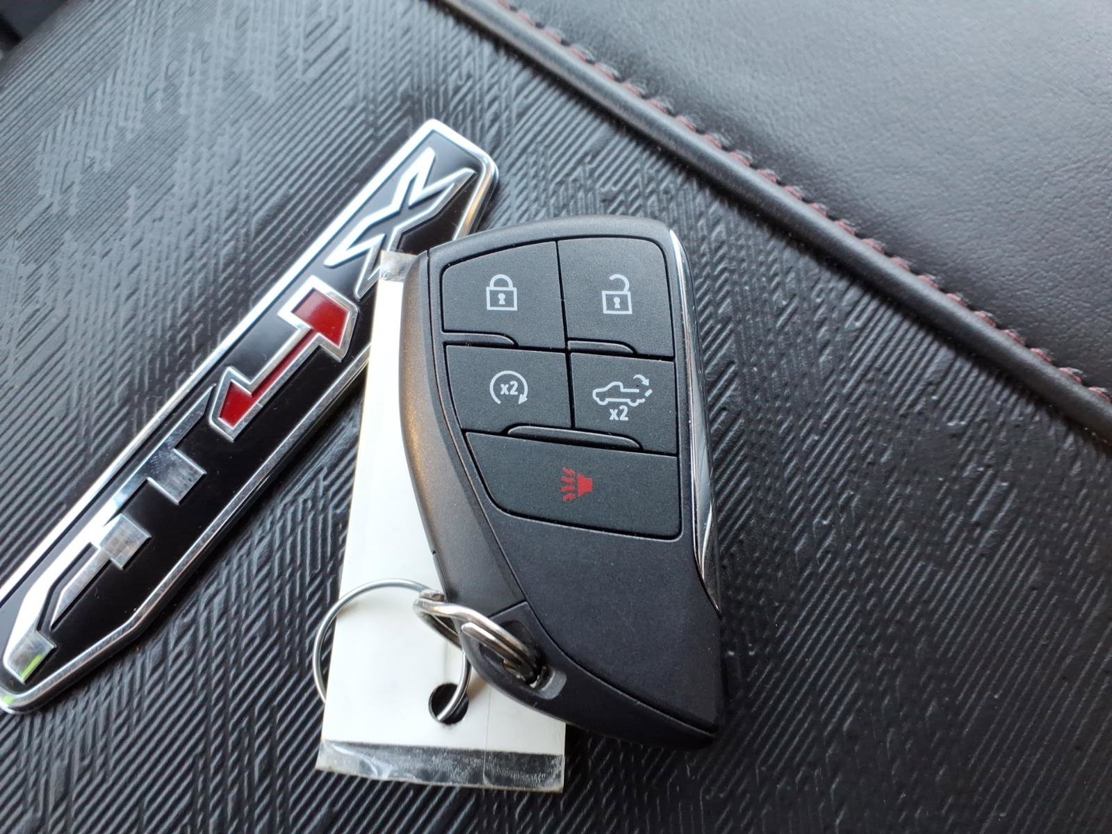 Used 2025 GMC Sierra 2500 AT4X image 24