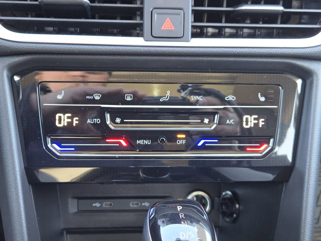 New 2026 Volkswagen Taos SE image 16