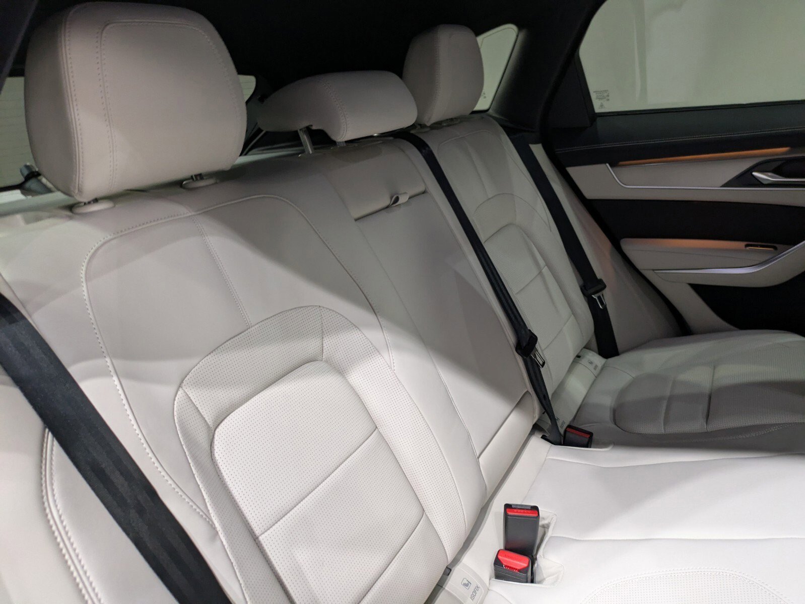 New 2026 Jaguar F-PACE R-Dynamic S image 23