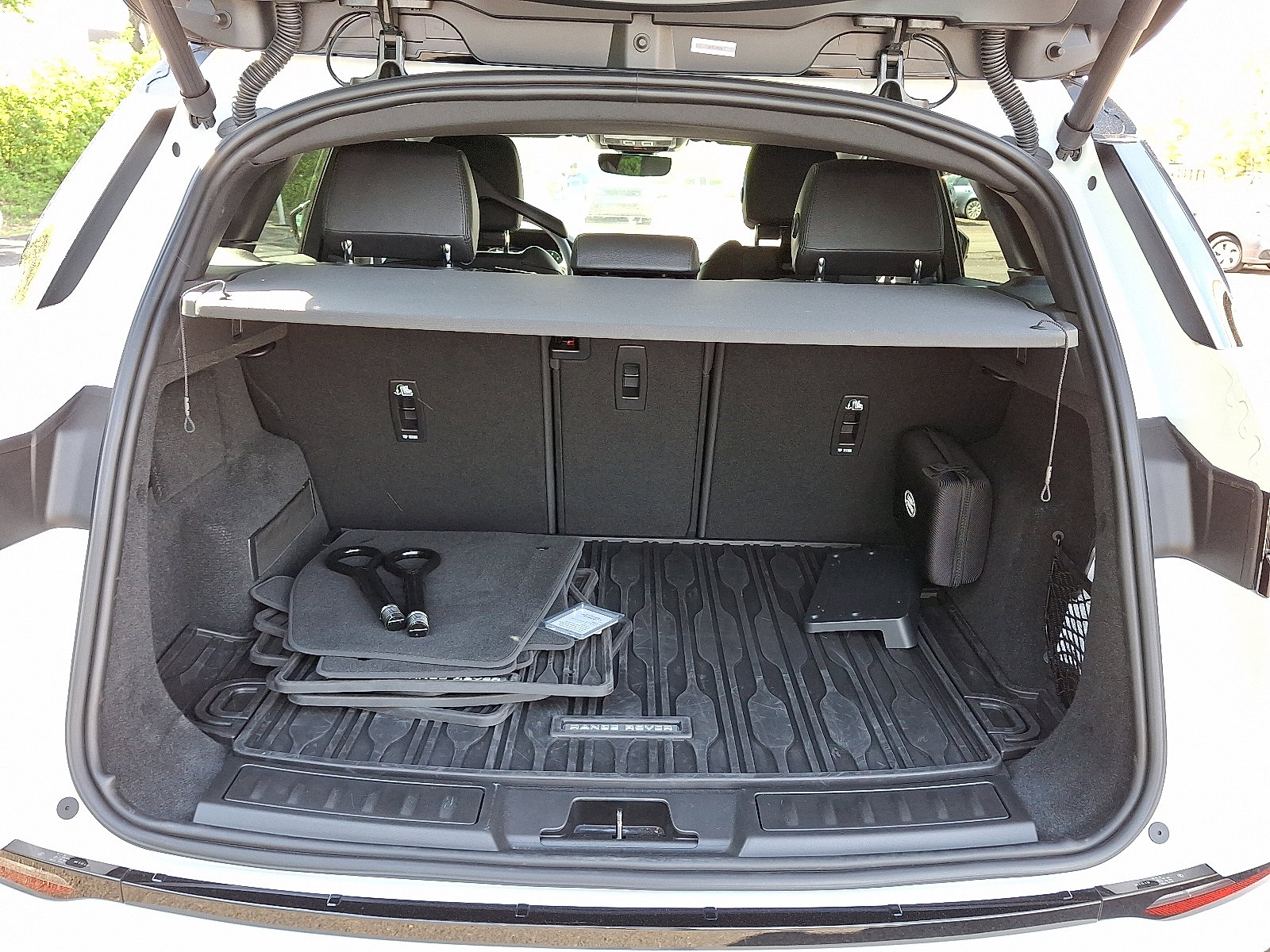 Certified 2025 Land Rover Range Rover Evoque S image 25