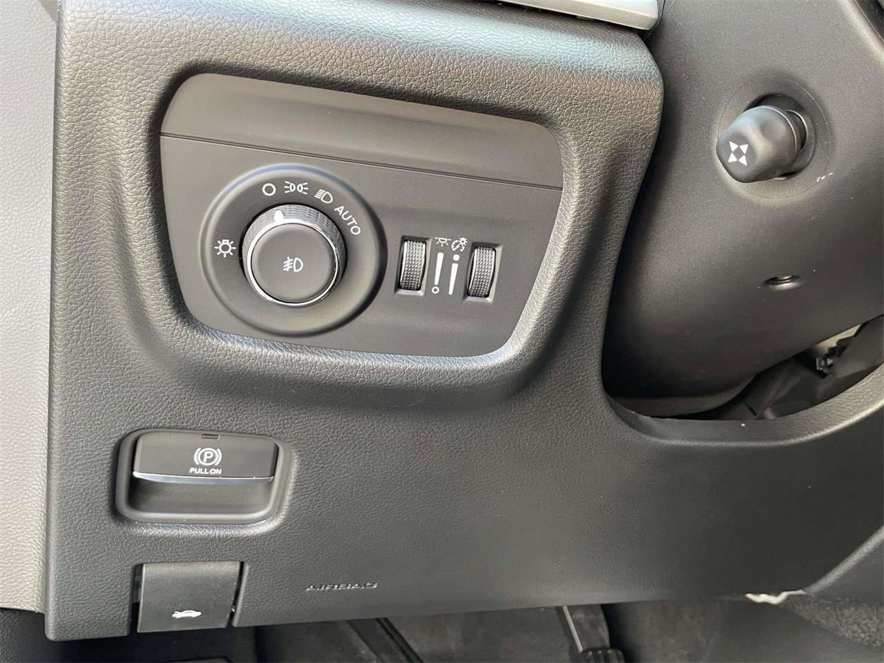 New 2025 Jeep Grand Cherokee L Limited w/ Luxury Tech Group II image 12