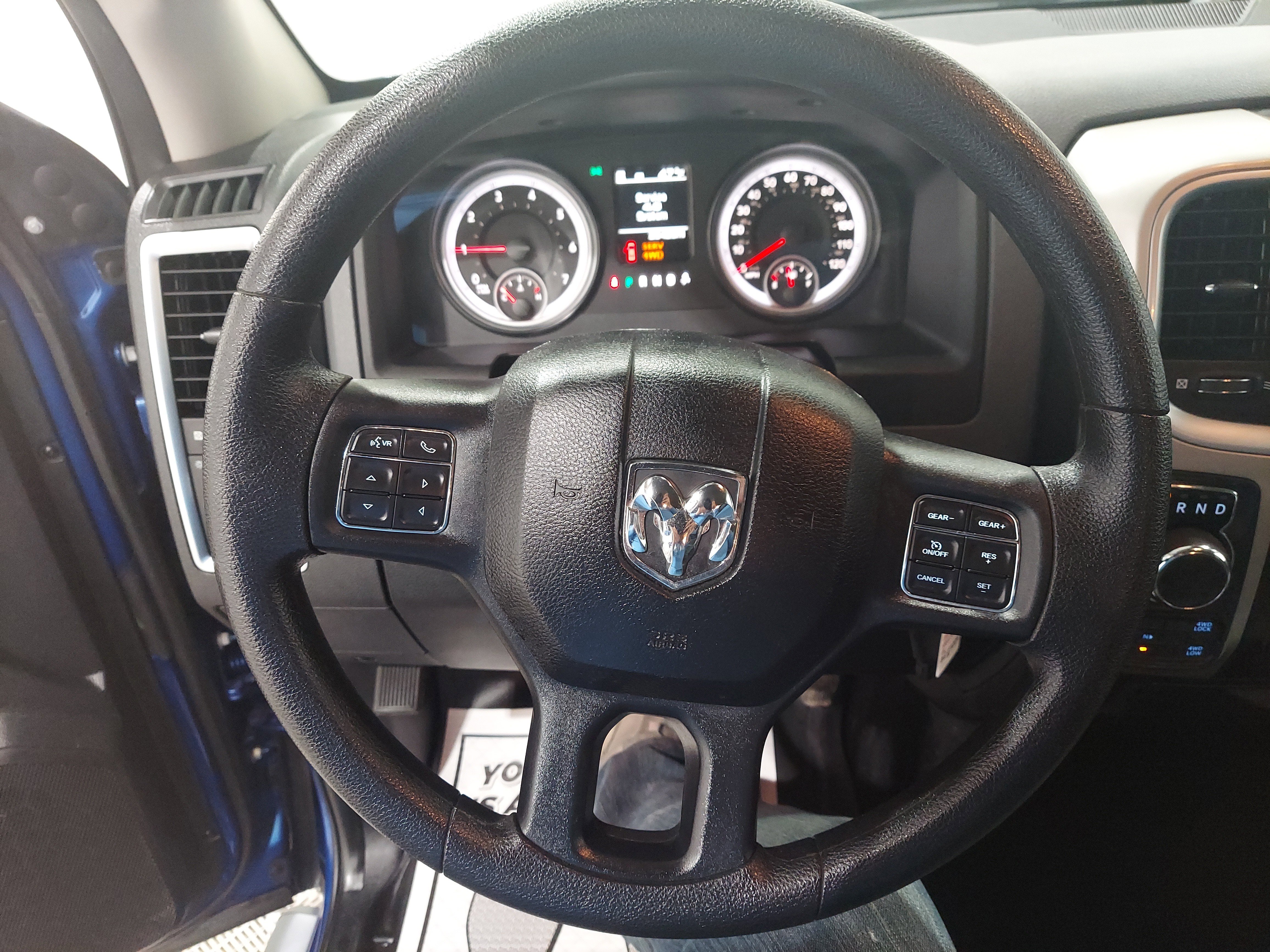 Used 2016 RAM 1500 Classic SLT AWD/4WD image 10