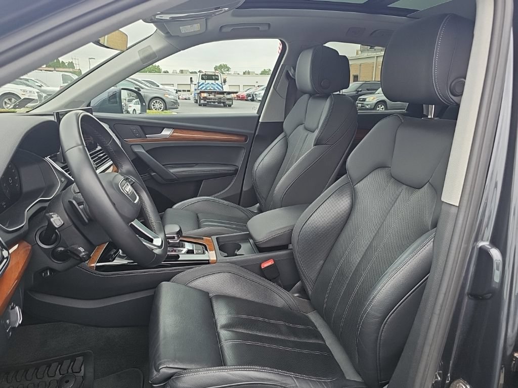 Certified 2023 Audi Q5 Premium AWD/4WD image 3