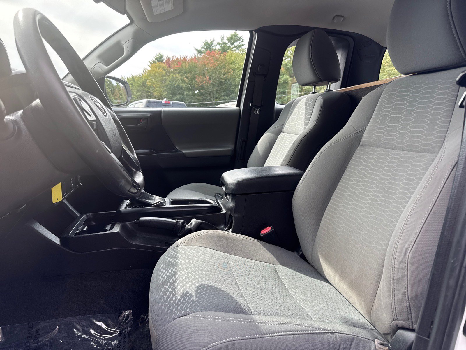 Used 2016 Toyota Tacoma SR RWD image 8