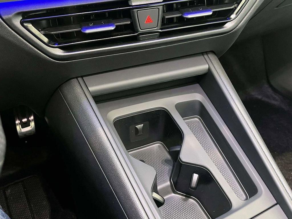 New 2026 Volkswagen Tiguan SE R-Line image 25