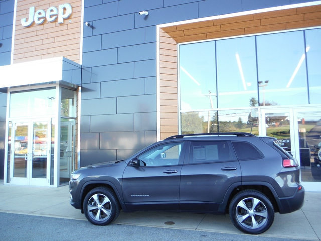 Certified 2022 Jeep Cherokee Limited AWD/4WD image 2