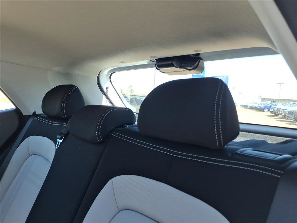 Certified 2025 Hyundai Venue SEL image 11