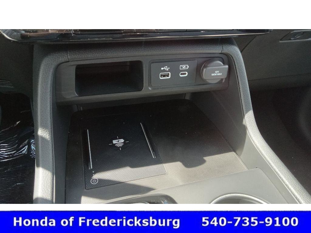 Certified 2025 Honda Pilot Touring image 20