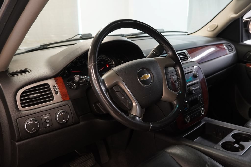 Used 2012 Chevrolet Suburban LT AWD/4WD image 7