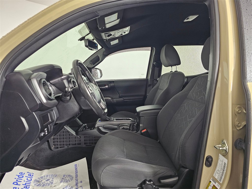 Used 2016 Toyota Tacoma TRD Off-Road image 25