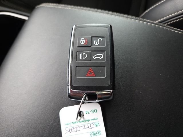 Used 2018 Jaguar E-PACE R-Dynamic HSE image 11