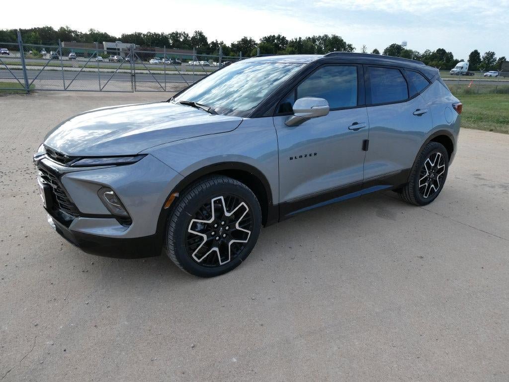 New 2026 Chevrolet Blazer RS w/ Driver Confidence II Package AWD/4WD image 8