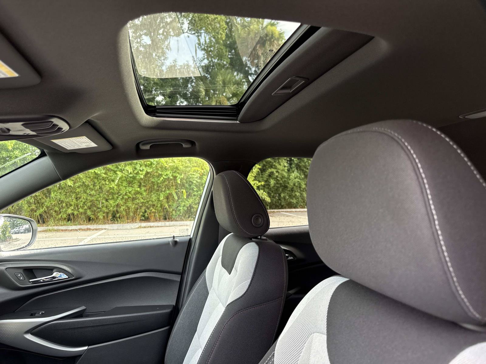 New 2026 Chevrolet Trax RS w/ Sunroof Package FWD image 22