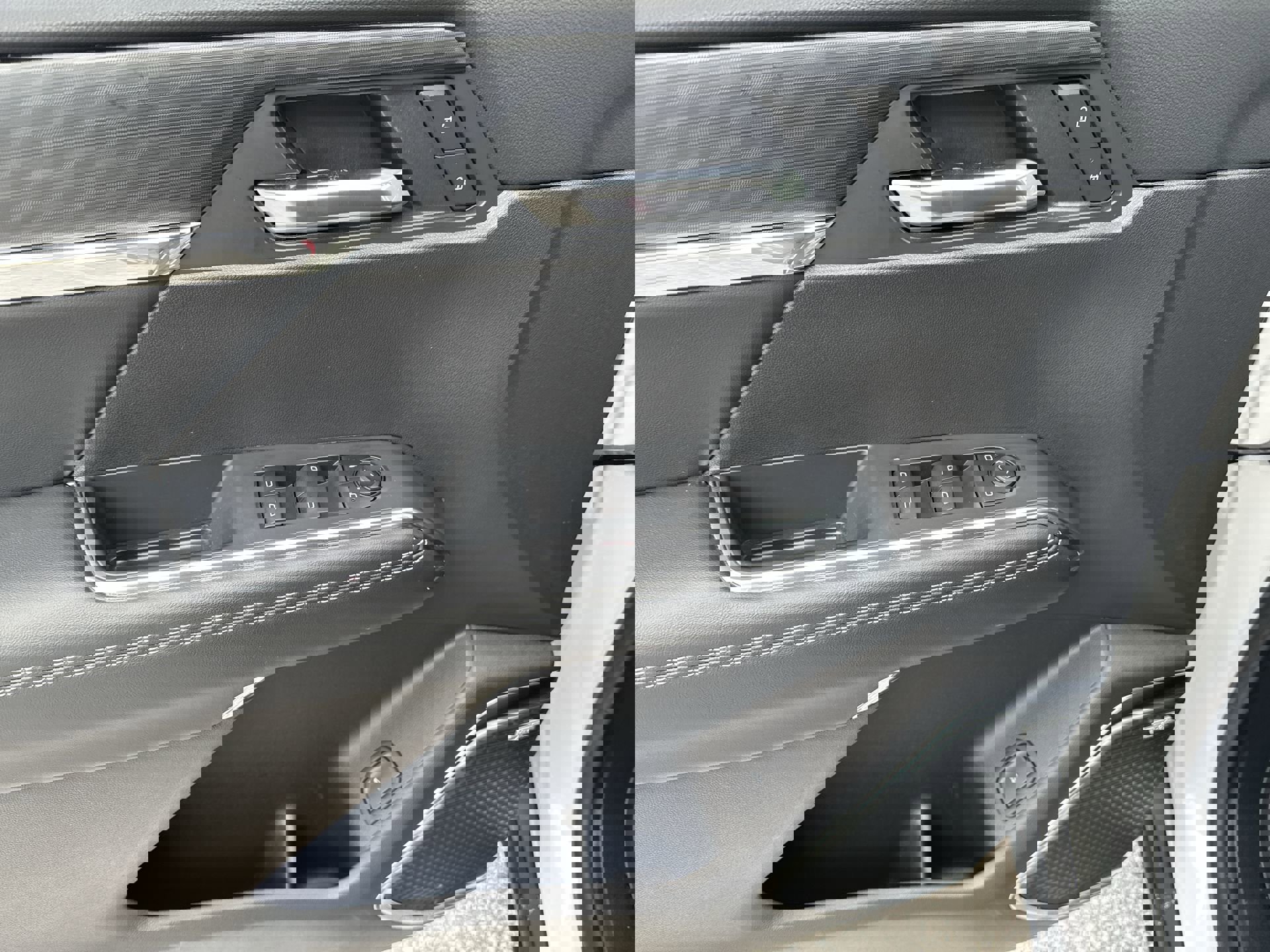 New 2025 GMC Acadia Elevation w/ LPO, Floor Liner Package image 31