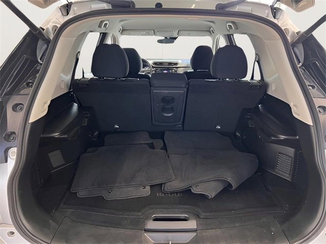 Used 2020 Nissan Rogue SV image 8