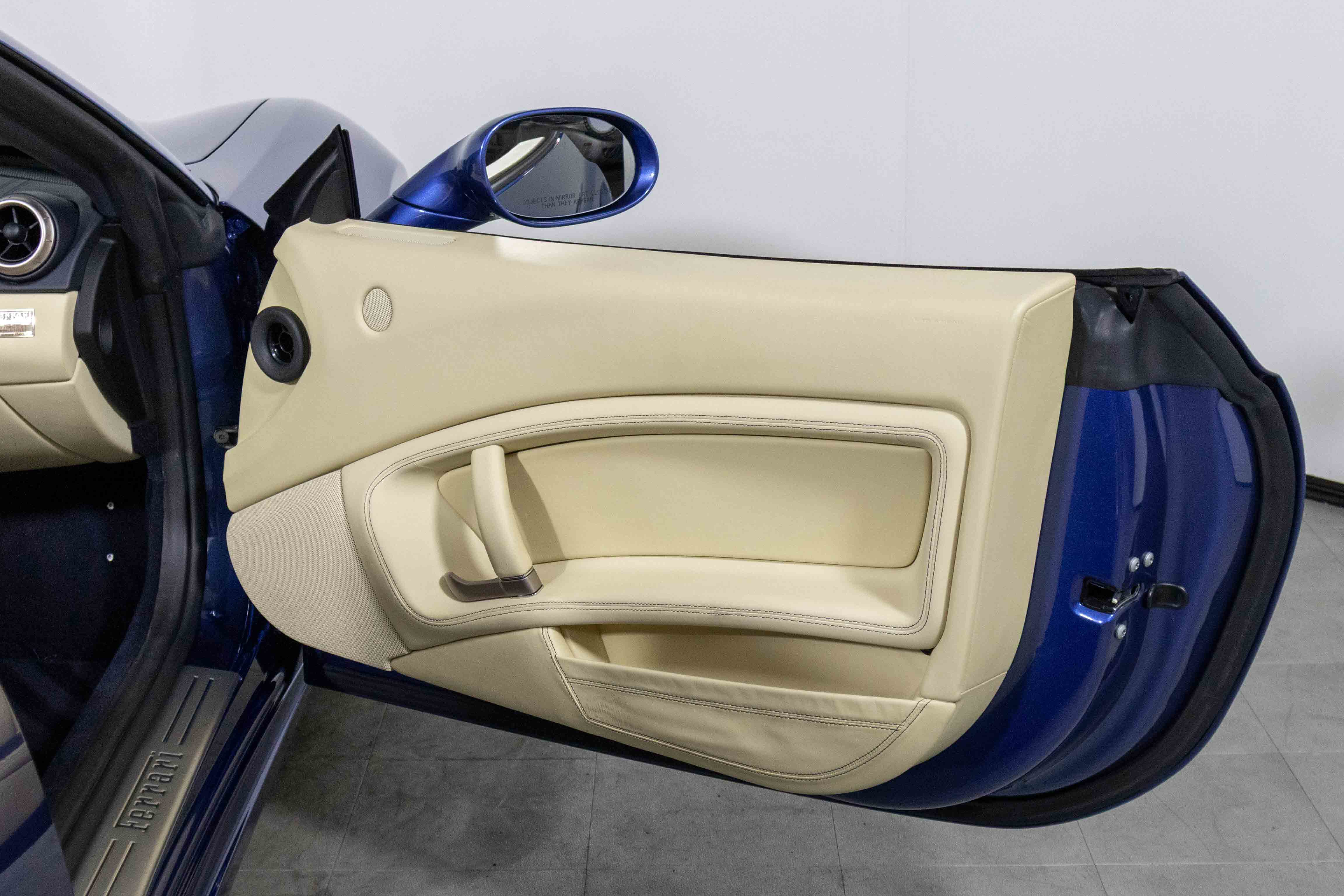 Used 2010 Ferrari California image 40