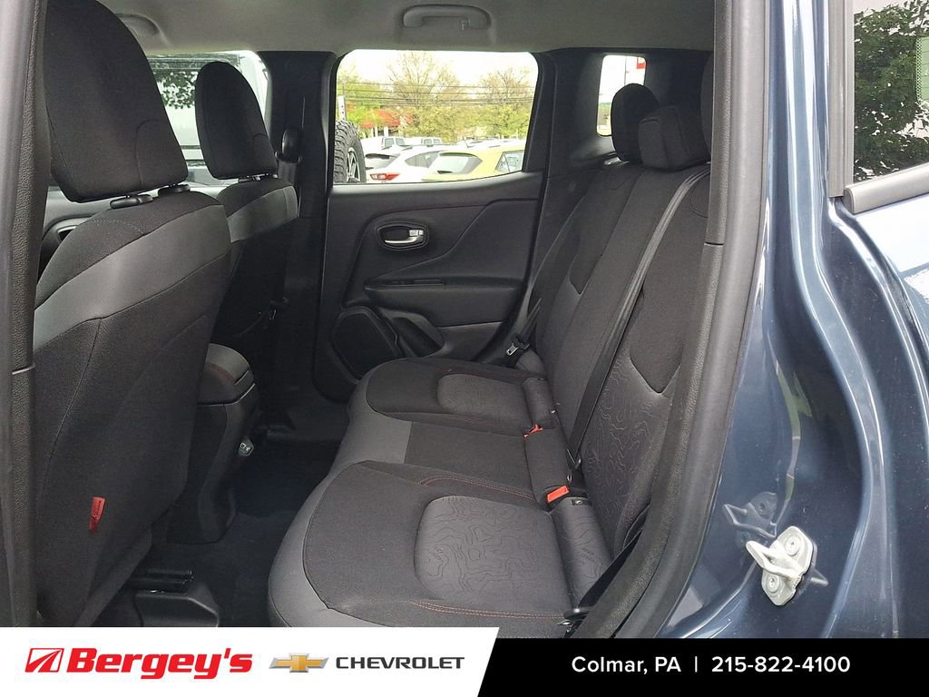 Used 2023 Jeep Renegade Trailhawk AWD/4WD image 12