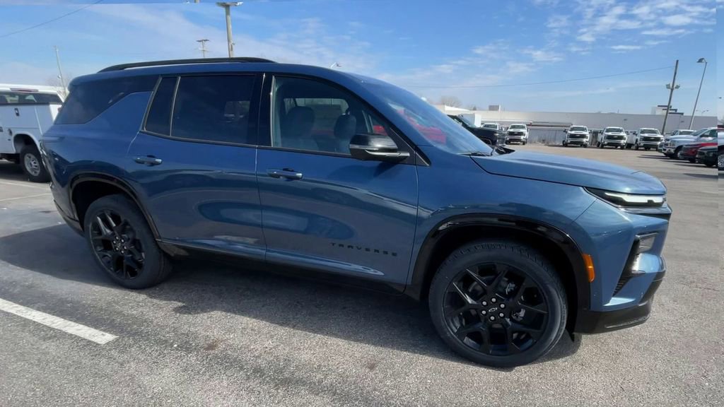New 2026 Chevrolet Traverse RS w/ LPO, Floor Liner Package image 3