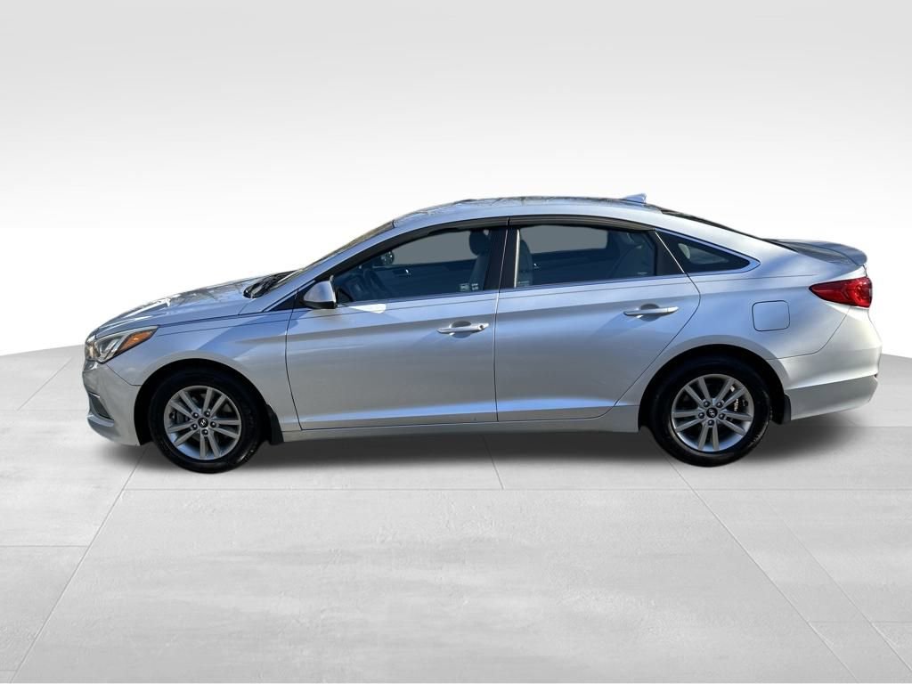 Used 2015 Hyundai Sonata SE w/ Option Group 09 image 2