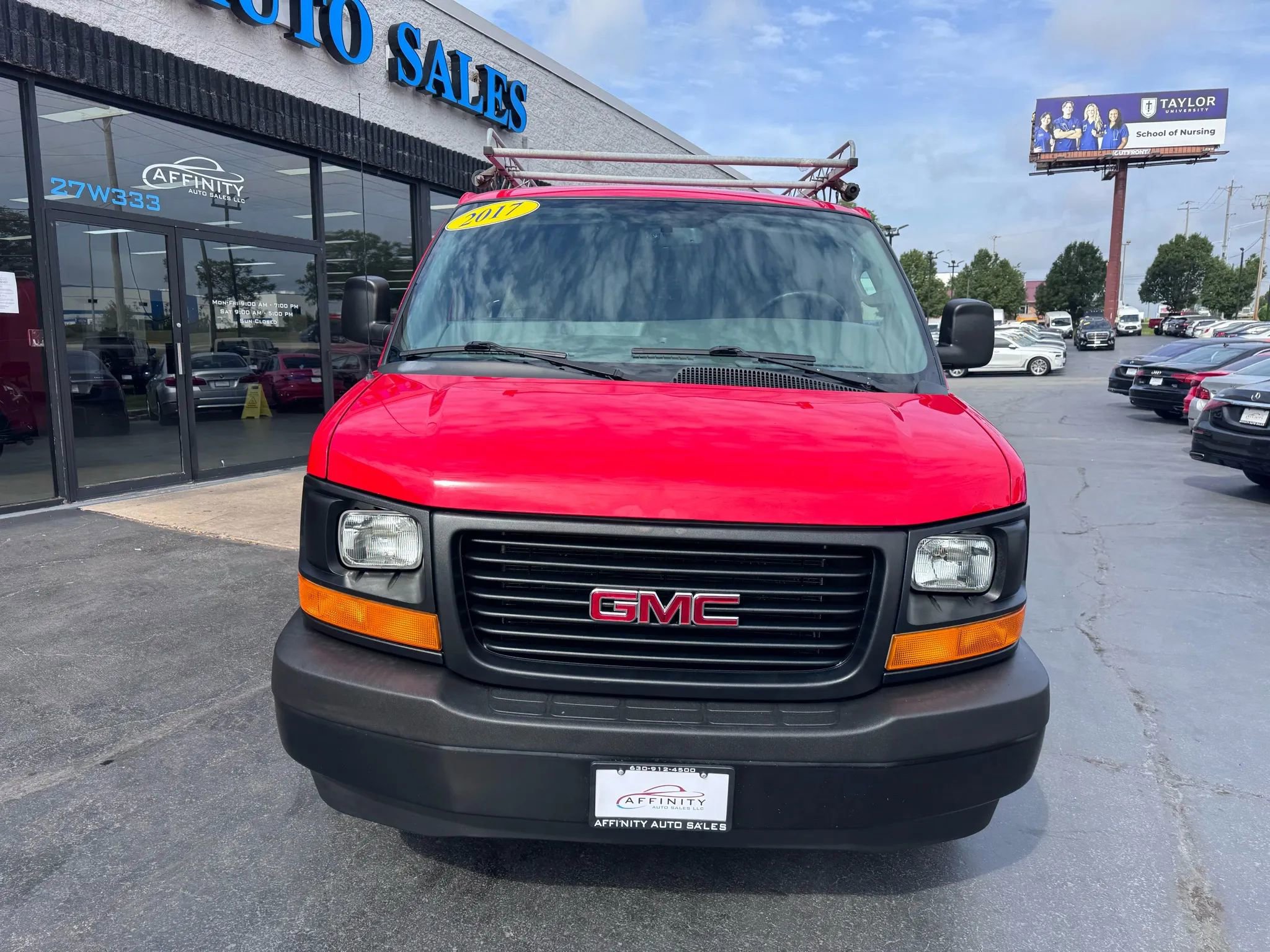 Used 2017 GMC Savana 3500 Regular Van 3D image 8
