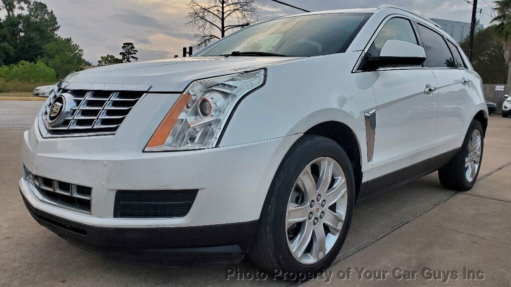Used 2015 Cadillac SRX Luxury image 2