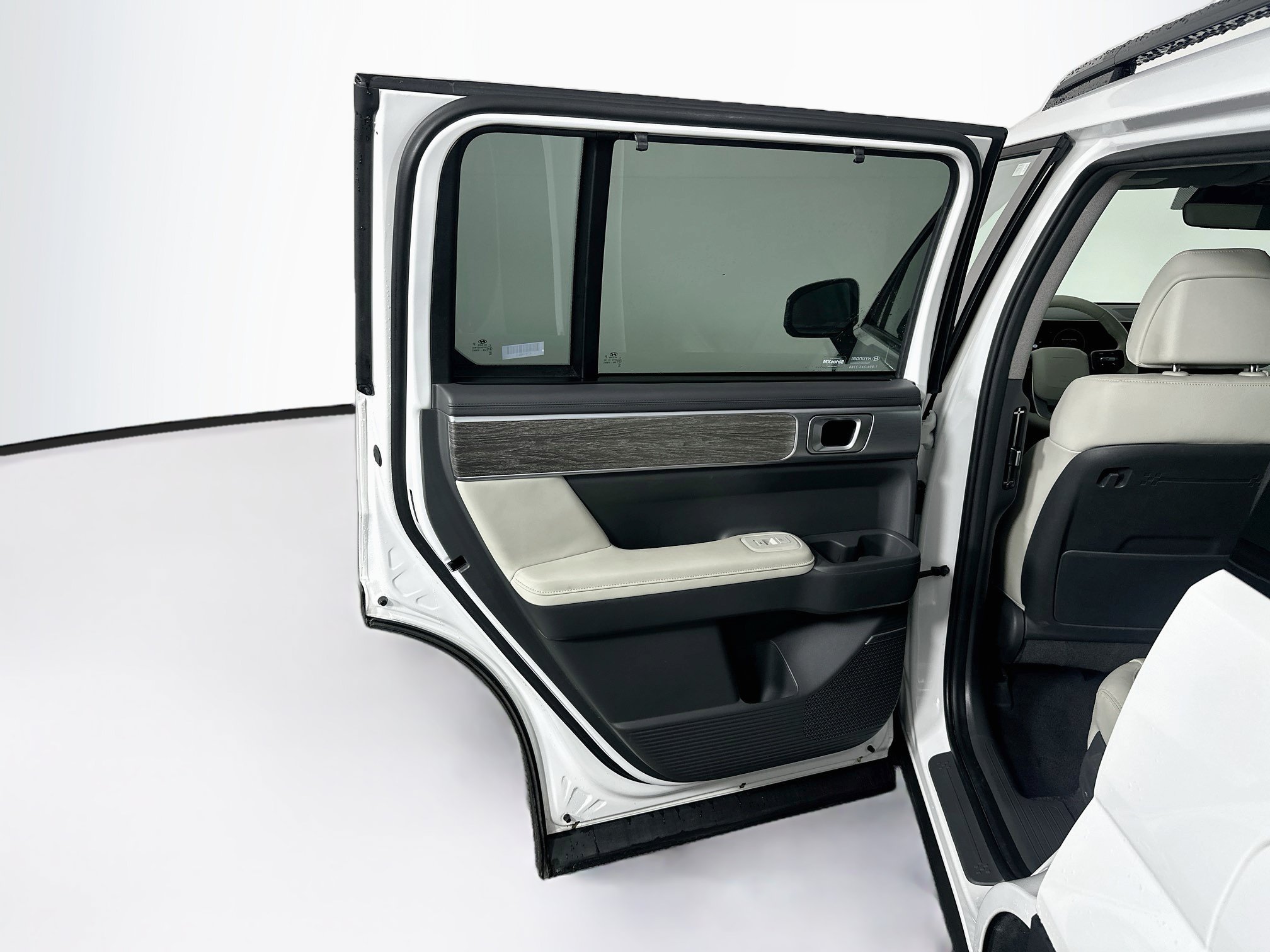 Used 2025 Hyundai Santa Fe Limited FWD image 28