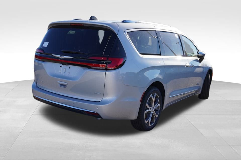 New 2026 Chrysler Pacifica Pinnacle image 3