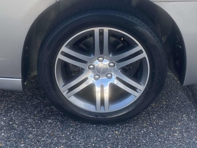 Used 2013 Dodge Charger SE RWD image 8