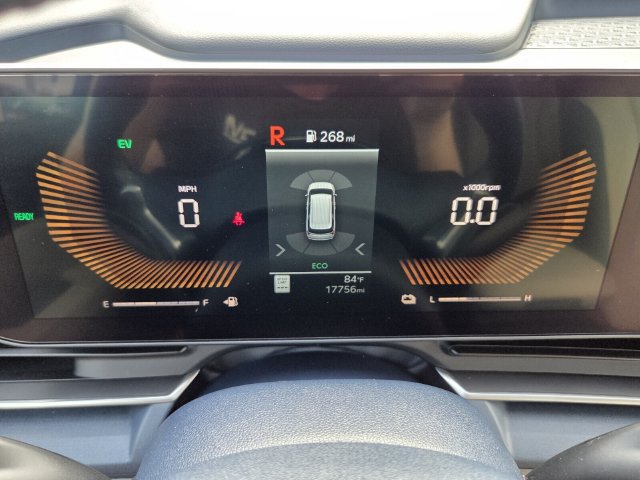 Used 2025 Kia Carnival EX FWD image 23