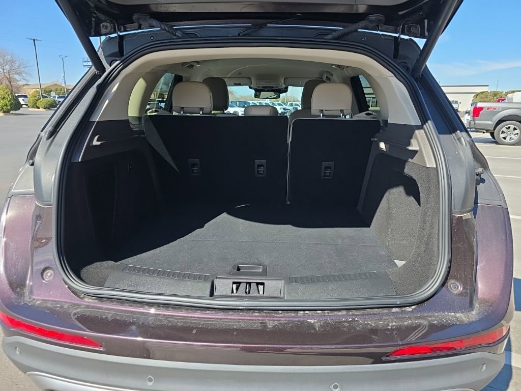 Used 2023 Lincoln Corsair AWD image 5