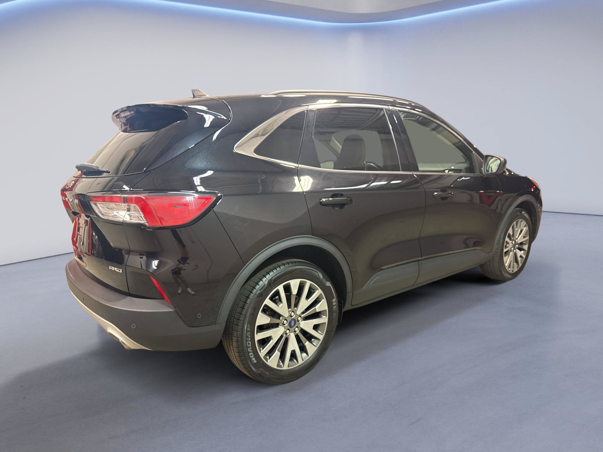 Used 2021 Ford Escape Titanium AWD/4WD image 8