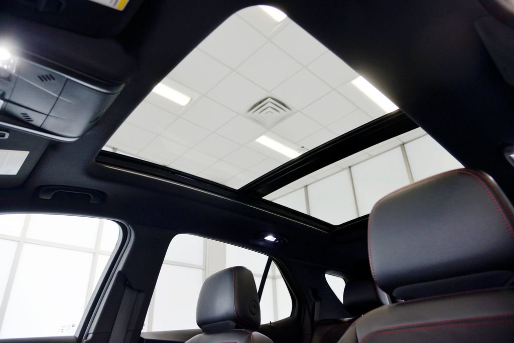 Used 2024 Chevrolet Equinox RS image 28