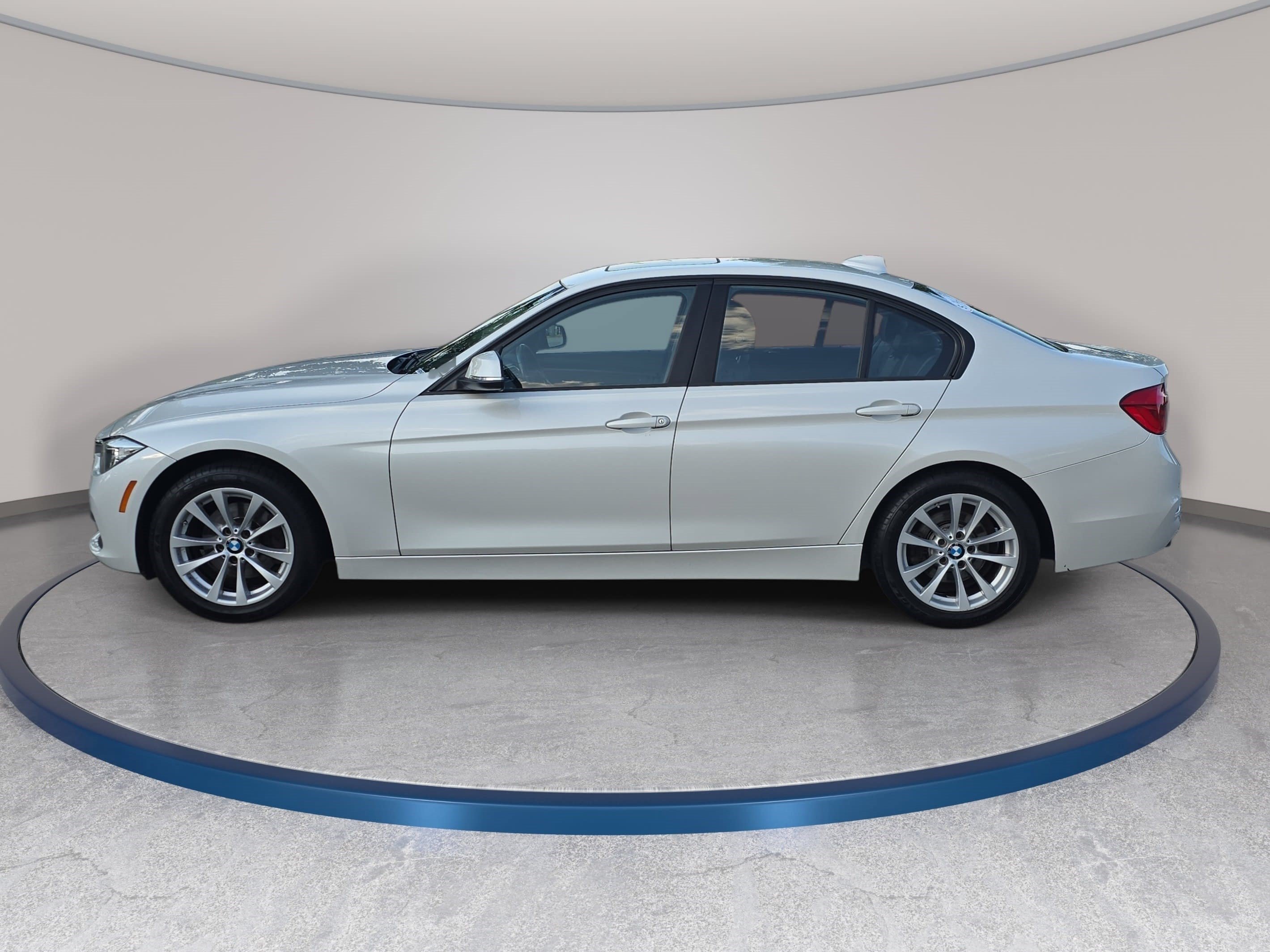 Used 2017 BMW 320i xDrive Sedan AWD/4WD image 8