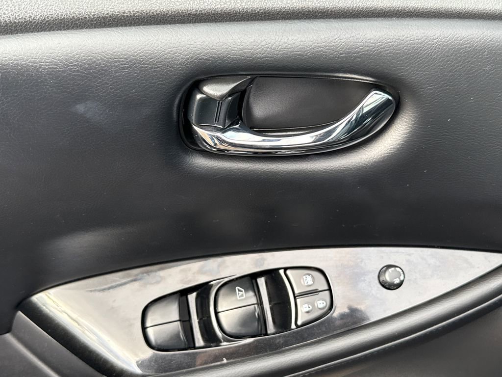 Used 2013 Nissan Leaf SL w/ Premium Pkg image 23