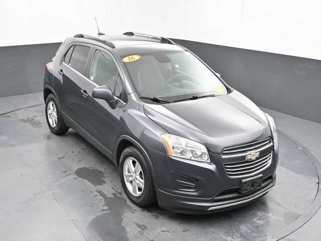Used 2016 Chevrolet Trax LT w/ LT Sun and Sound Package FWD image 36