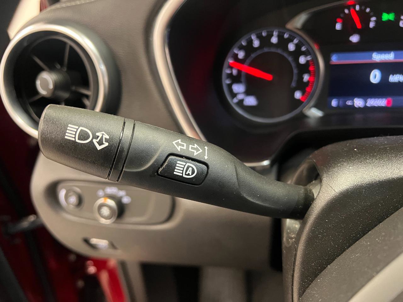 Used 2025 Chevrolet Blazer LT image 36