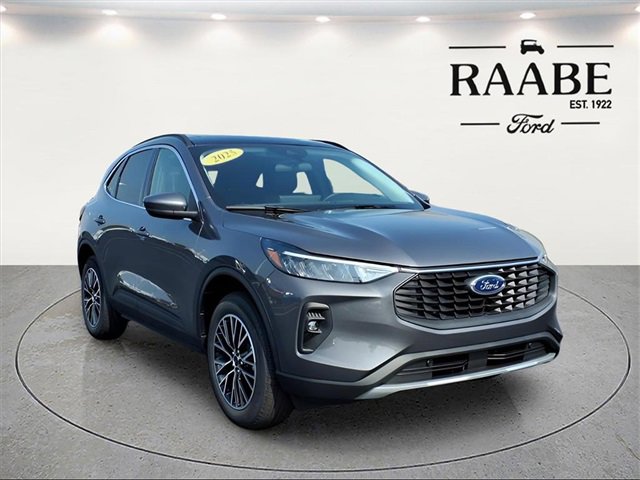 New 2025 Ford Escape SE