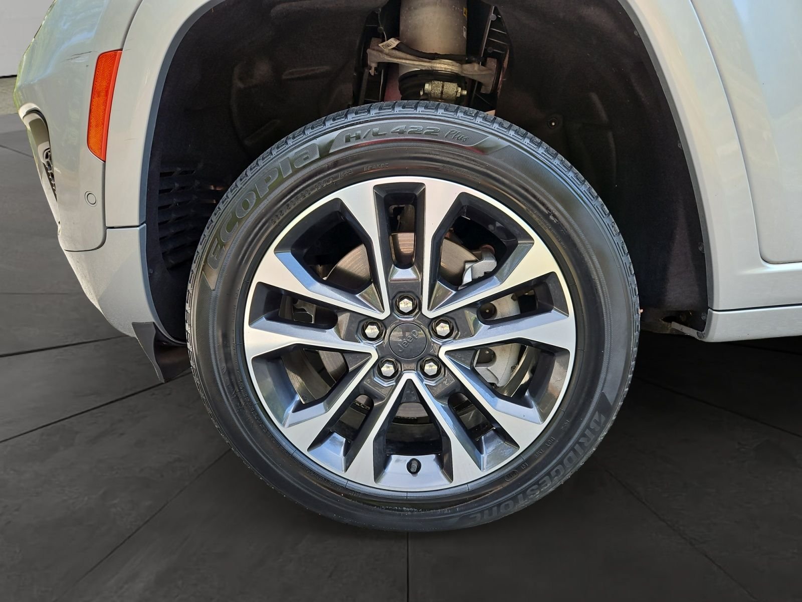 Used 2021 Jeep Grand Cherokee L Overland w/ Luxury Tech Group IV AWD/4WD image 14
